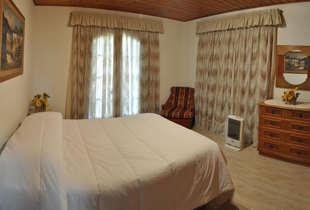 Hotel Vila Regina กังโปสดูจอร์เดา ภายนอก รูปภาพ