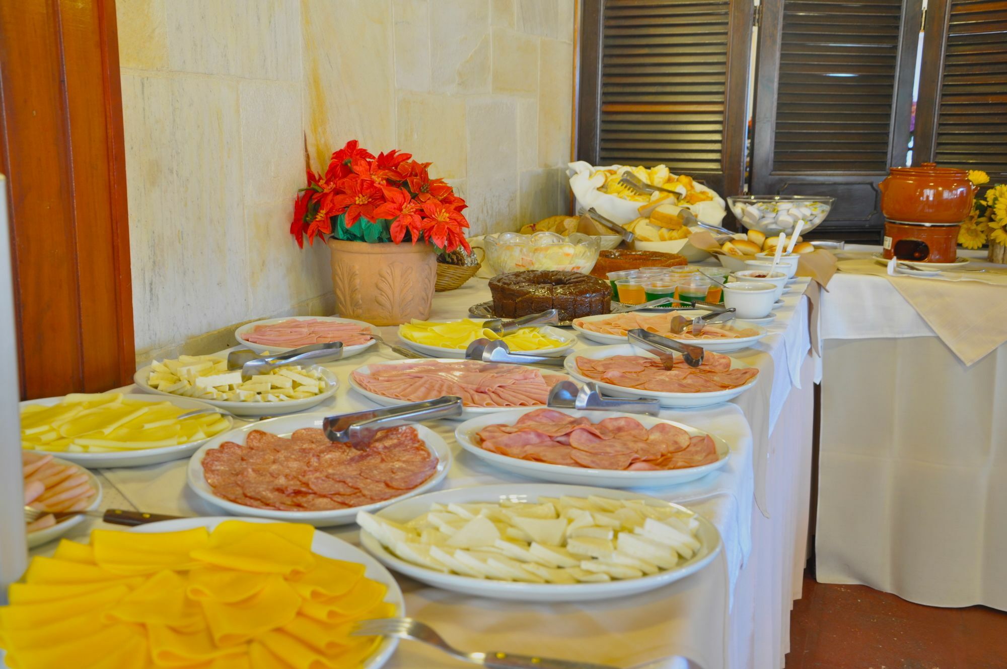 Hotel Vila Regina กังโปสดูจอร์เดา ภายนอก รูปภาพ